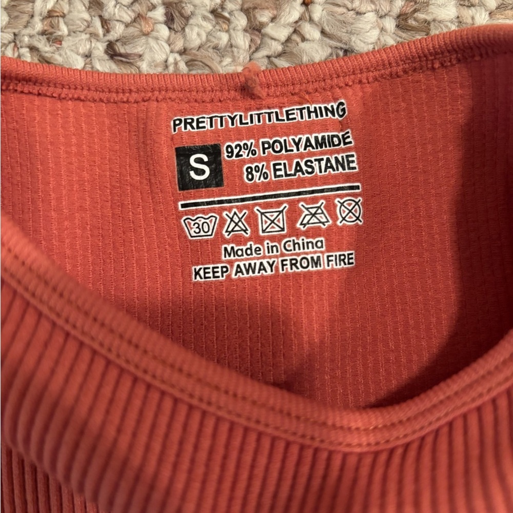 PrettyLittleThing Ribbed Top - Picture 2 of 3